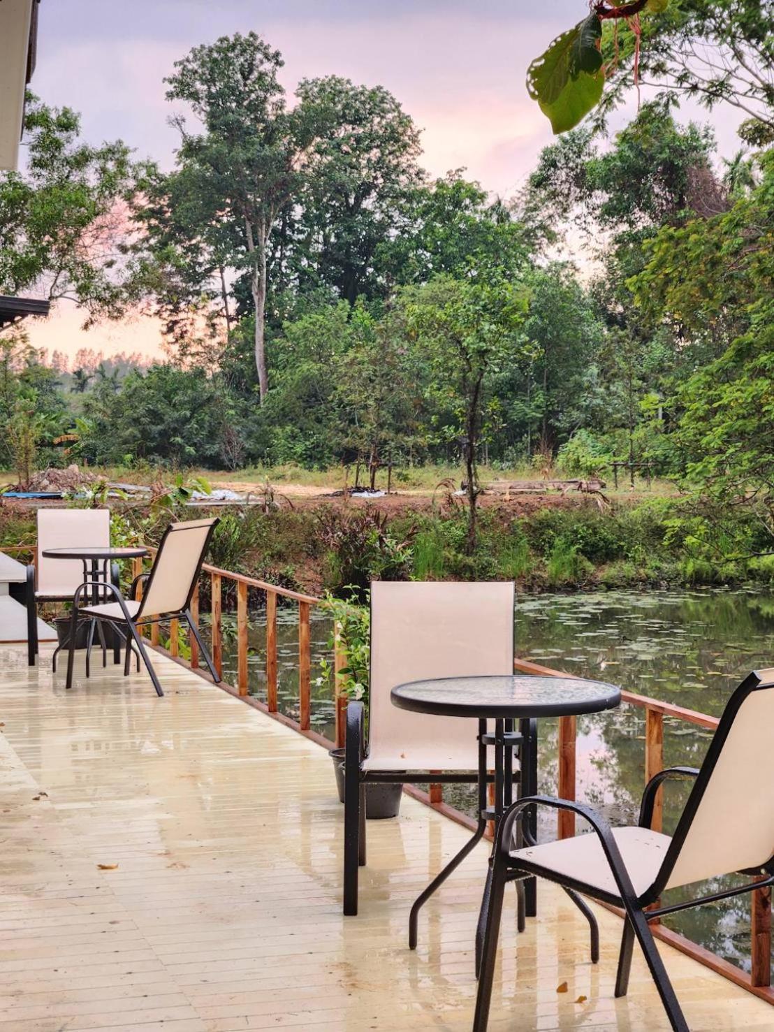 The Duck Cafe And Resort Trat Exterior photo